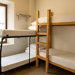 Vandrarhem Triton - *