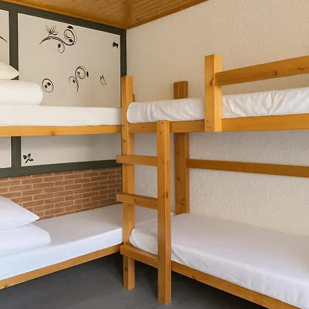 Triton - Hostel Villanúa
