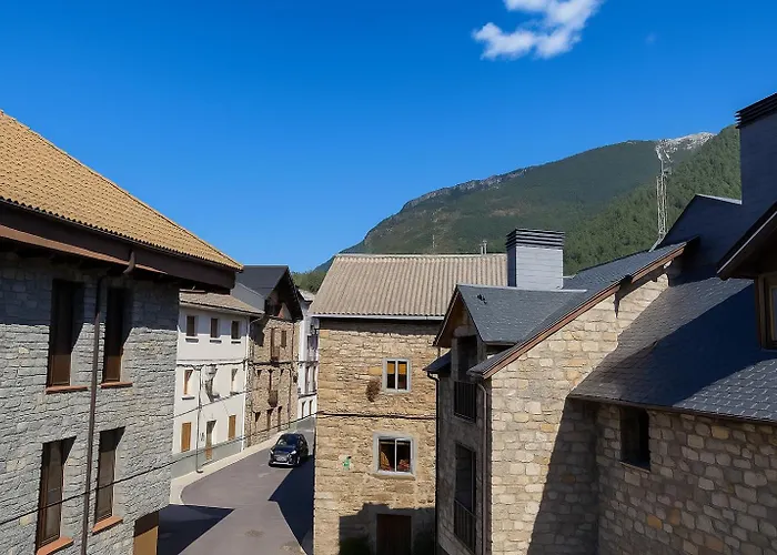 Triton - Vandrarhem Villanúa