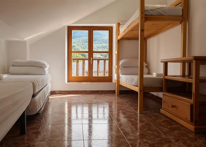 Triton - Vandrarhem Villanúa